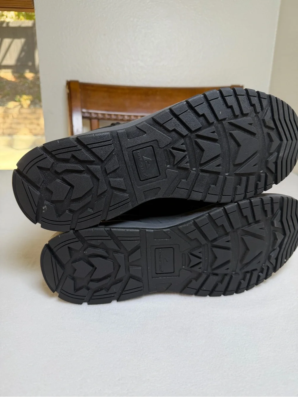Ozark Trail Men's Black and Gray Trail Boots Size 12